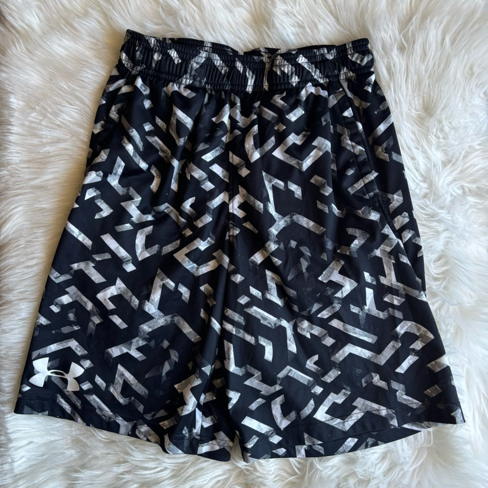 Under Armor Heatgear Shorts Boys size Large Loose Fit Athletic Basketball 338